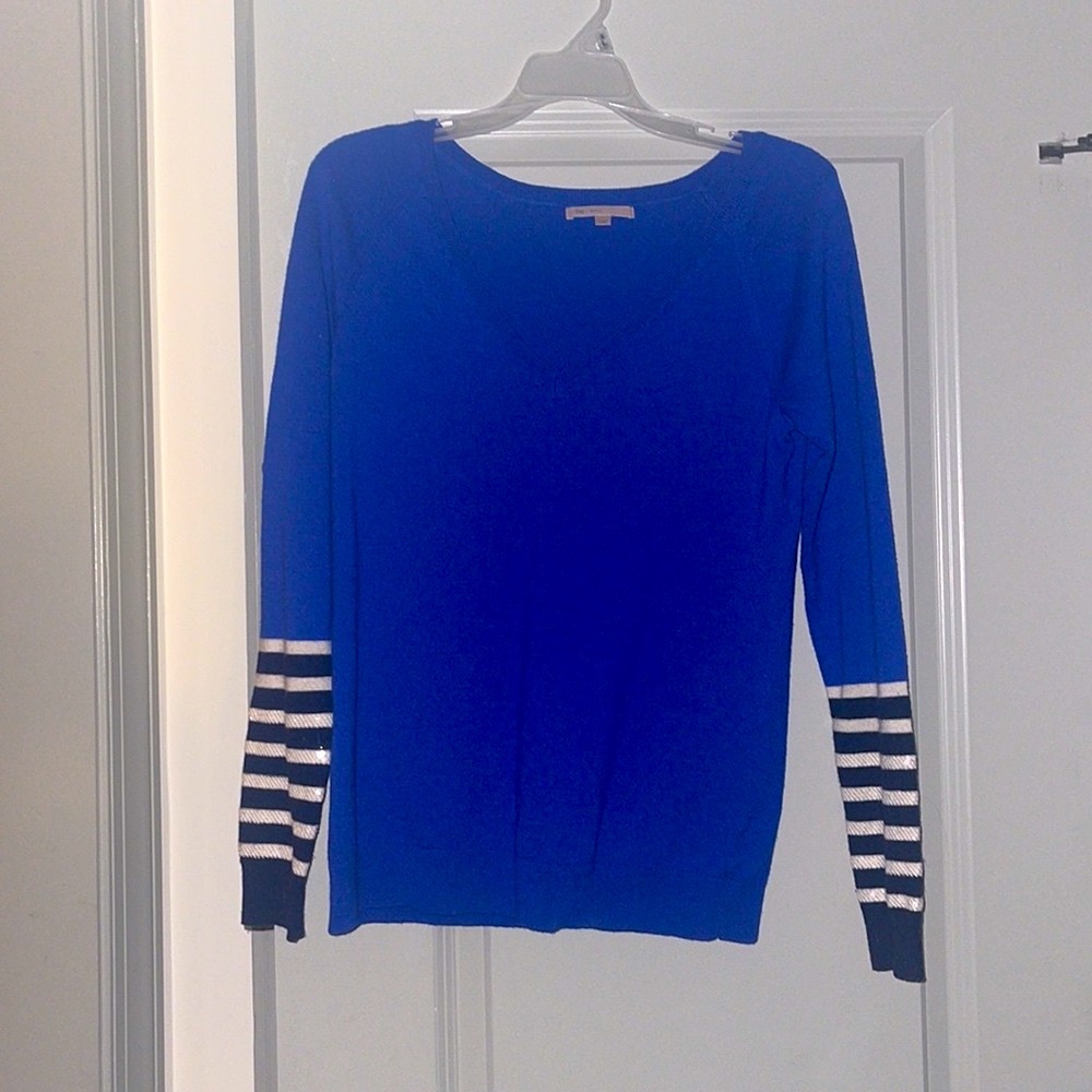 Gap sweater size medium